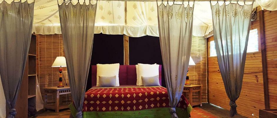 Palika Lodge Castets Buitenkant foto